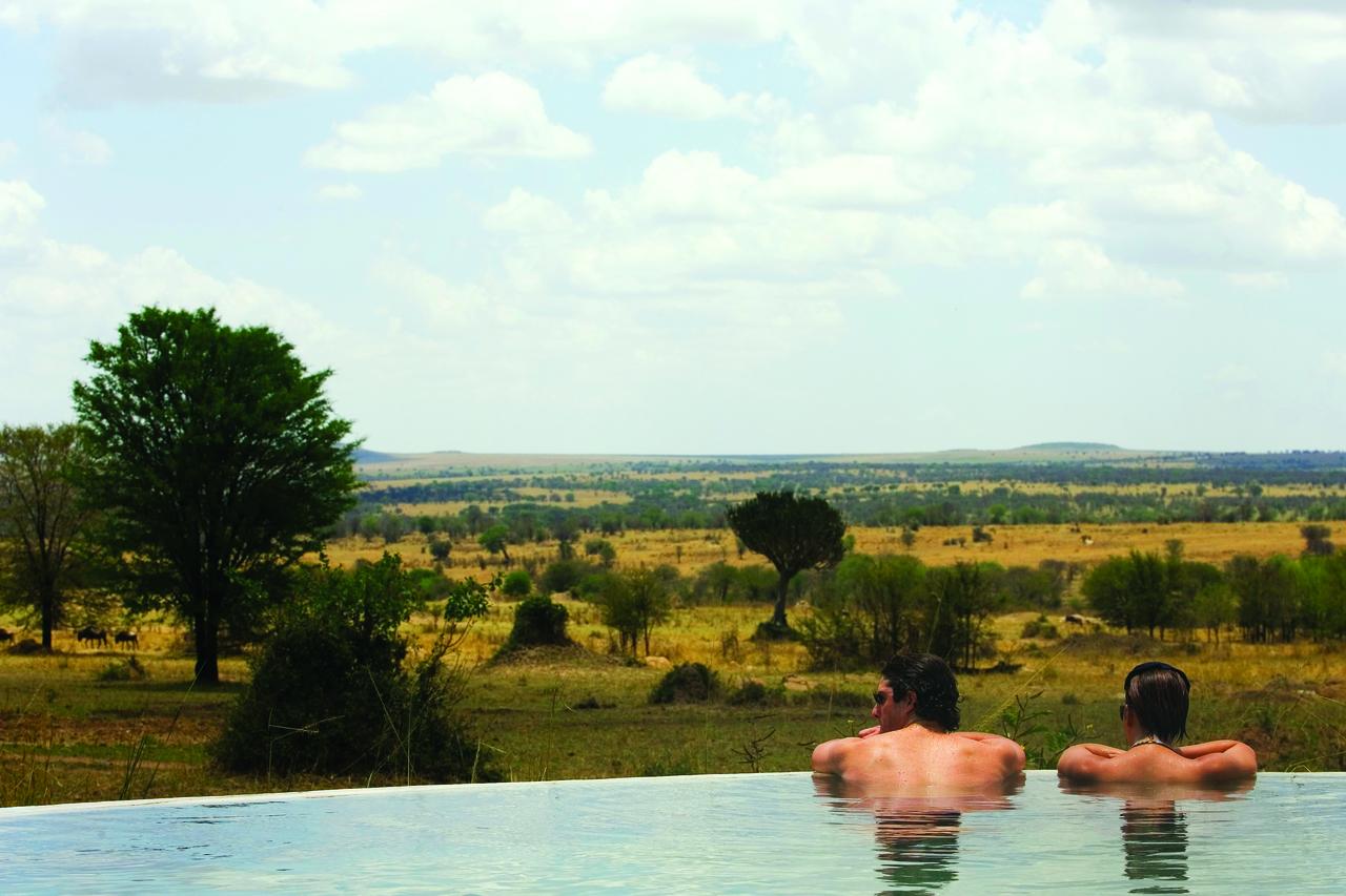 Sayari-Camp-Serengeti-Lodge-infinity-pool
