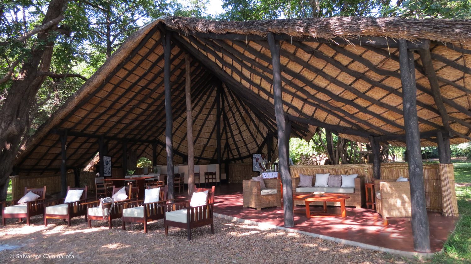 luambe-dining-area-high-res-2