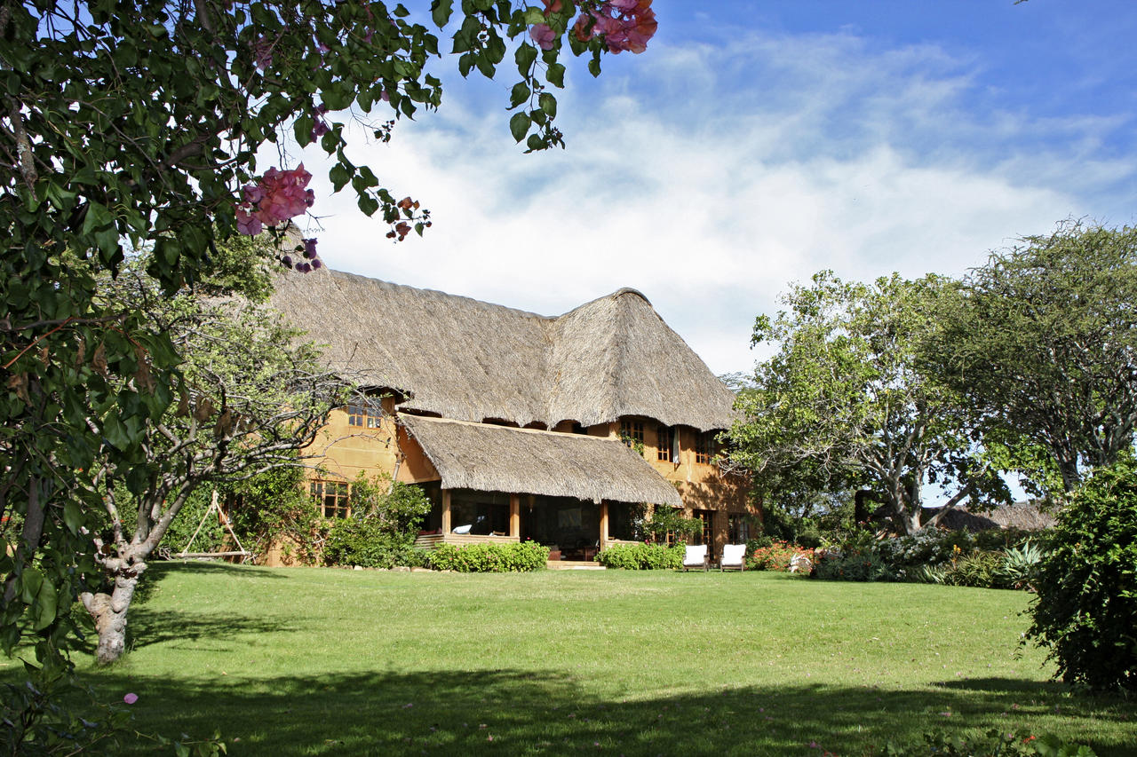 Lewa Wilderness Trails - Main house from garden roon lawn1